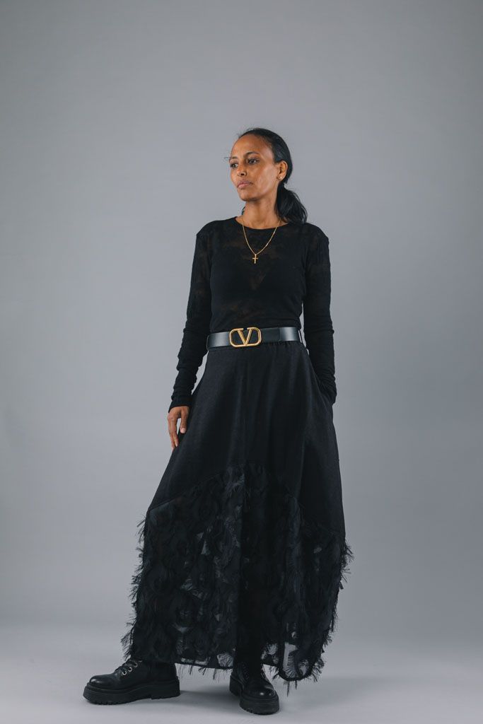 svart kjol med textur 