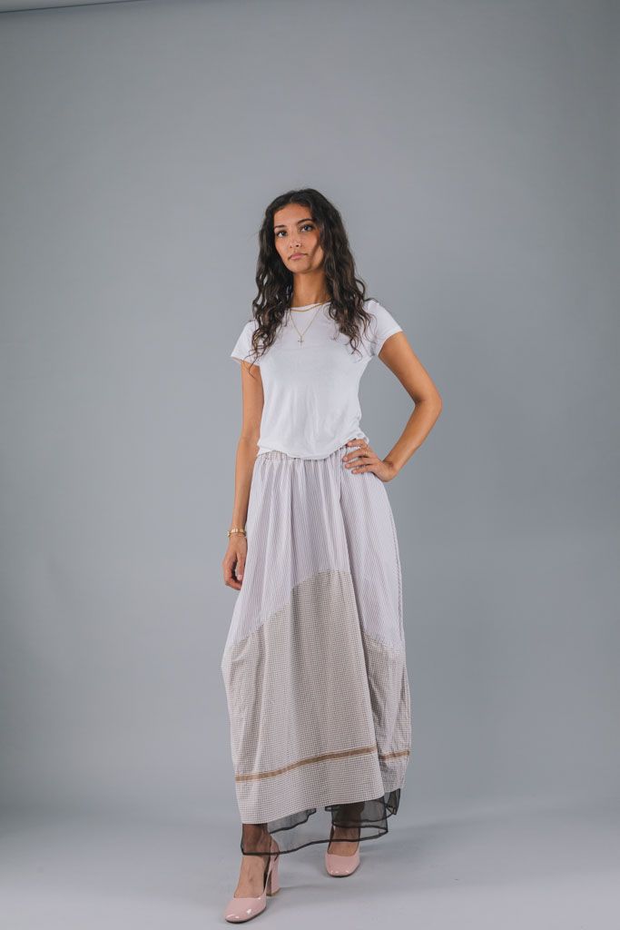 rutig kjol, tyll nedtill